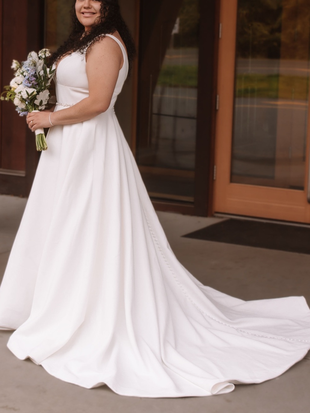 Elegant White Wedding A-Line Dress with Train